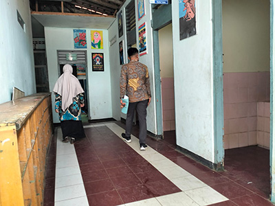 Peninjauan sarana sekolah oleh Petugas Kesehatan
