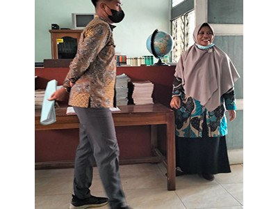 Peninjauan sarana sekolah oleh Petugas Kesehatan