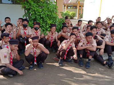 ANTREAN PEMUNGUTAN SUARA