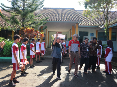 PANEN RAYA SAWAH EDUKASI SMP N 2 BANYUMAS