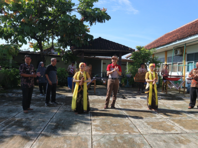 PANEN RAYA SAWAH EDUKASI SMP N 2 BANYUMAS