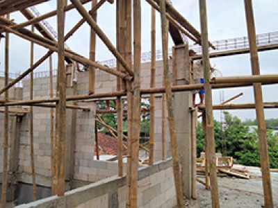Pemasangan rangka dasar kubah